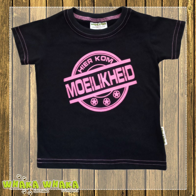 Hier kom MOEILIKHEID girls T-shirt